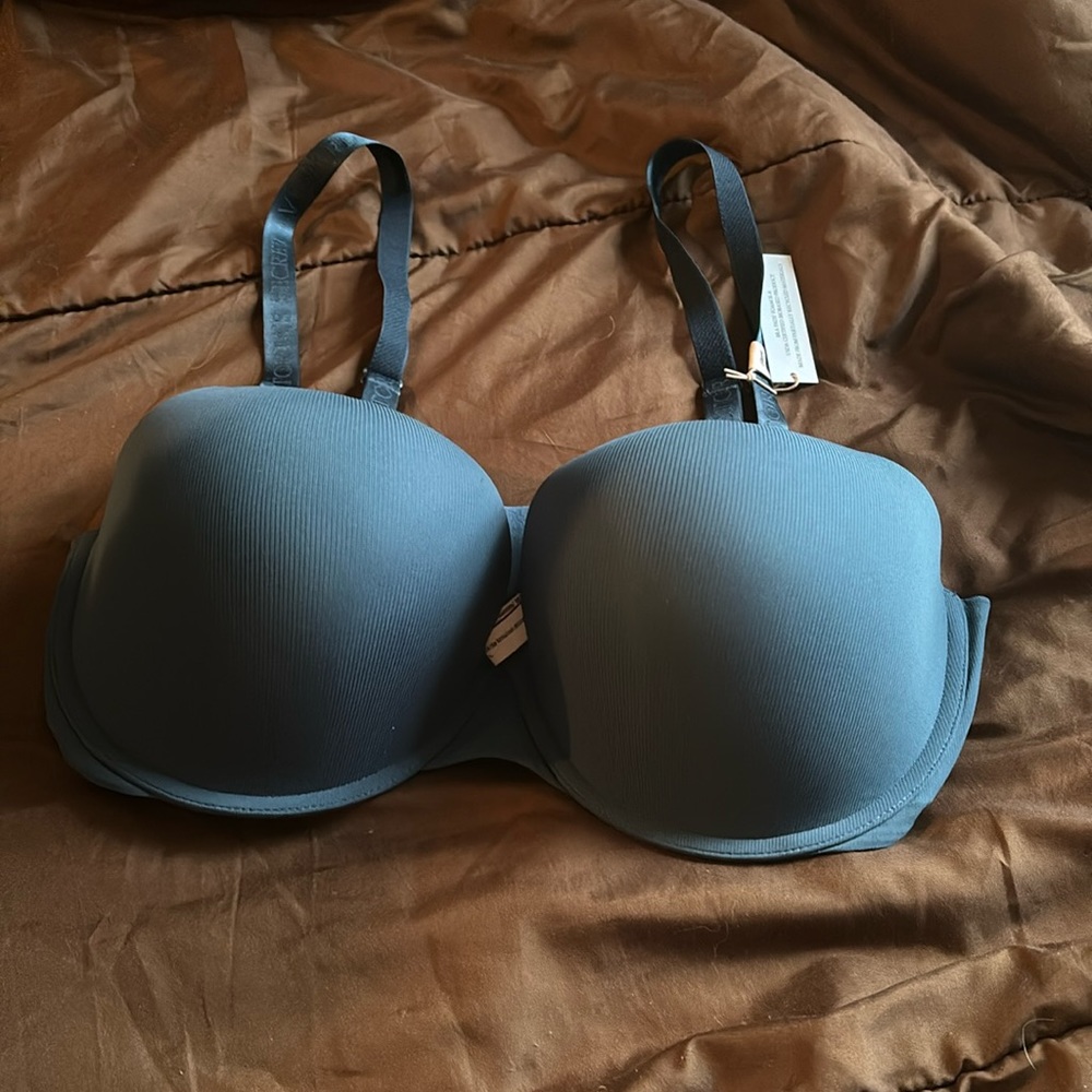 NWT VS T- Shirt push up bra